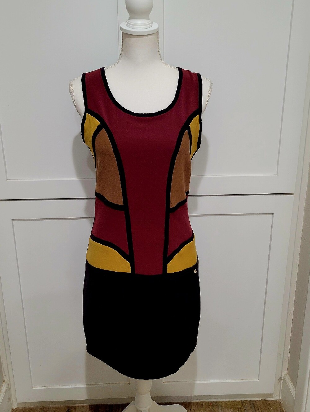 Rinascimento Sleeveless Burgundy, Yellow & Blk Colorblock Dress | Size Medium
